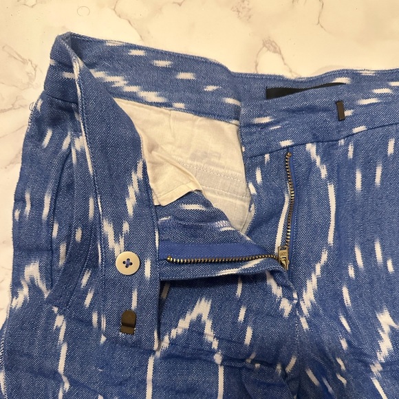 JCrew Cotton Shorts in White Blue Pattern with front zipper - Size 00 - Picture 6 of 6